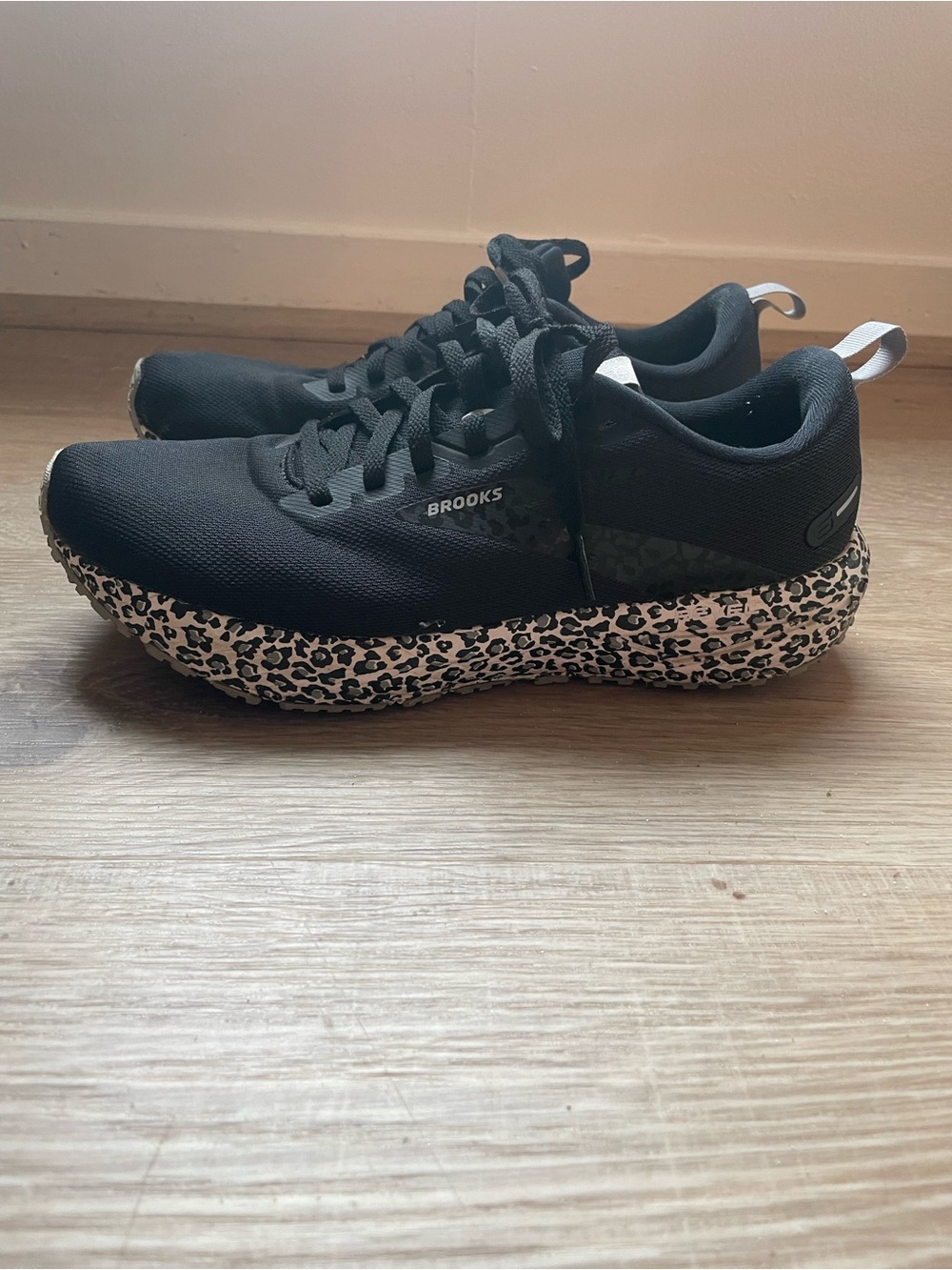 Brooks Revel Six Women's Black/White Animal Print Athletic Sneakers Size 10